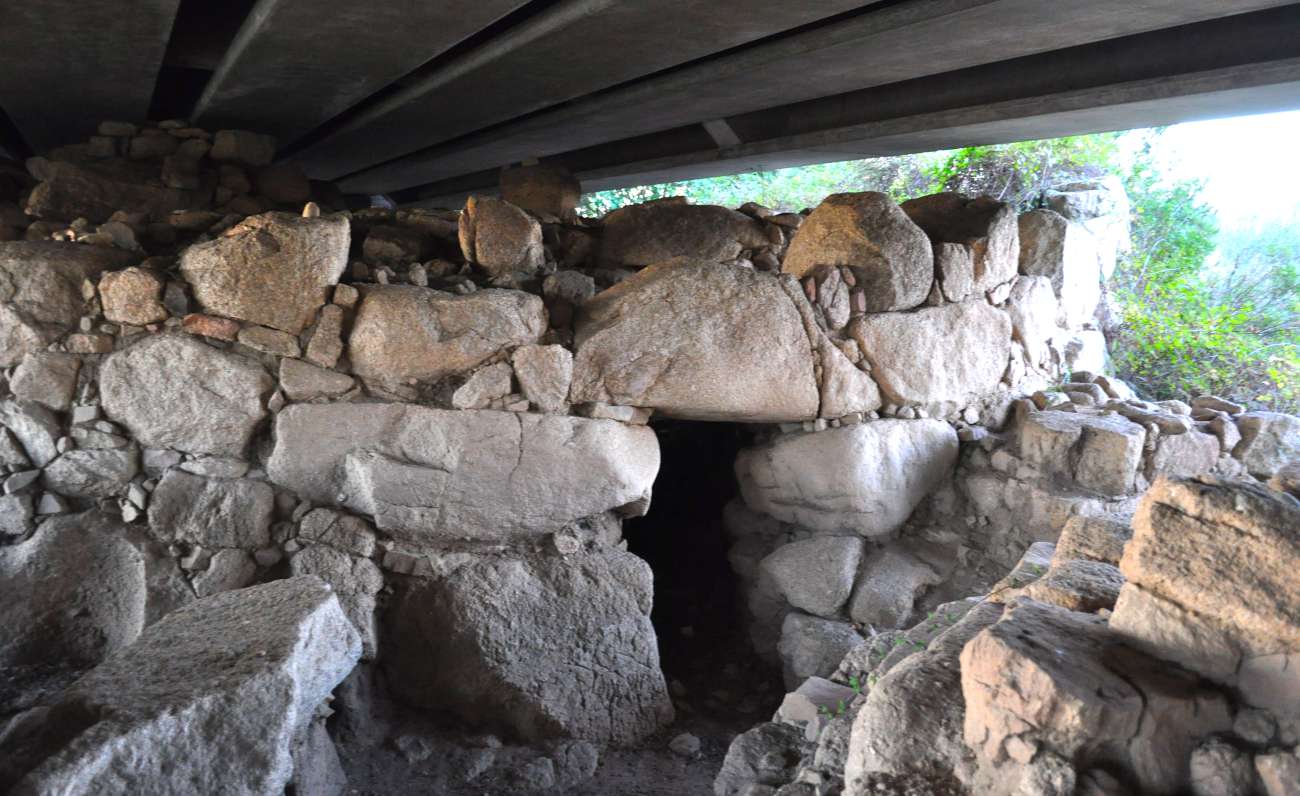 Olbia, uno scavo per salvare il nuraghe Belveghile