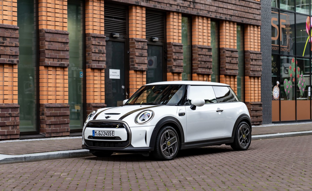 Un nuovo colore per la MINI Cooper SE