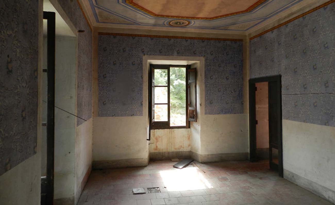 Monte Narba, villaggio minerario con un palazzo pieno di affreschi