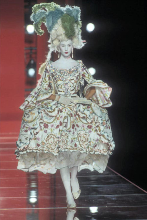 Christian Dior (John Galliano) fall winter 2000 2001 haute couture. Photograph © Guy Marineau. Paris, Capital of Fashion